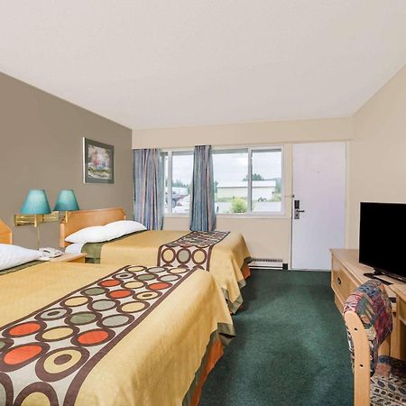 Super 8 By Wyndham Quesnel Bc Hotel Kültér fotó
