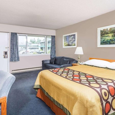 Super 8 By Wyndham Quesnel Bc Hotel Kültér fotó