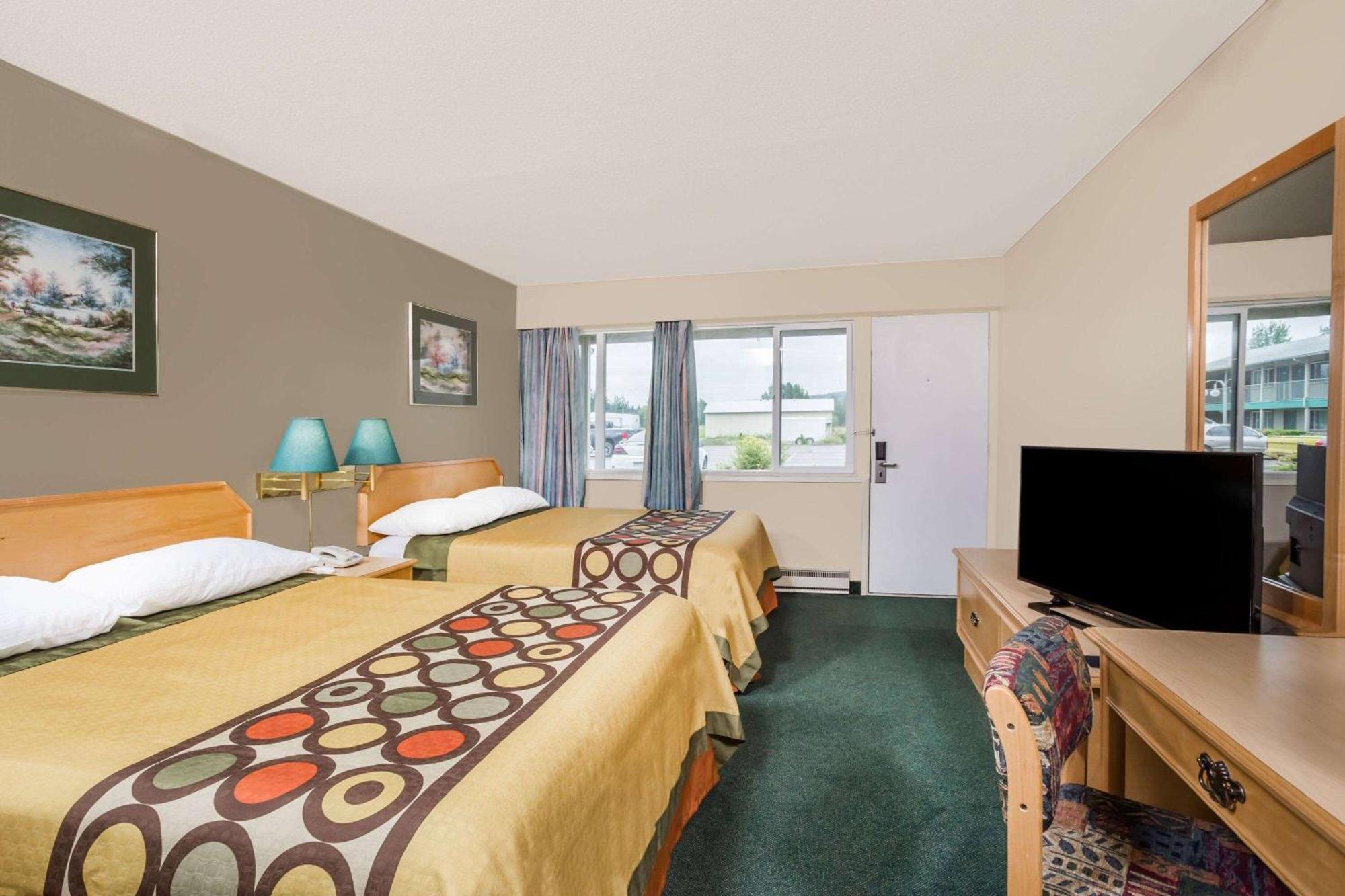 Super 8 By Wyndham Quesnel Bc Hotel Kültér fotó