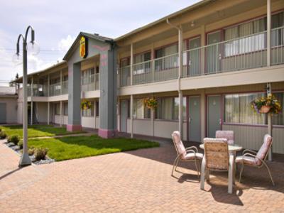 Super 8 By Wyndham Quesnel Bc Hotel Kültér fotó